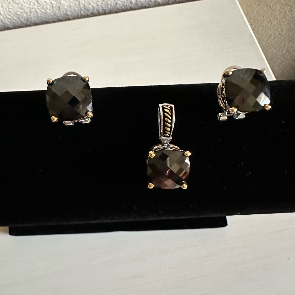 Park lane black jewelry set of earrings and charm.